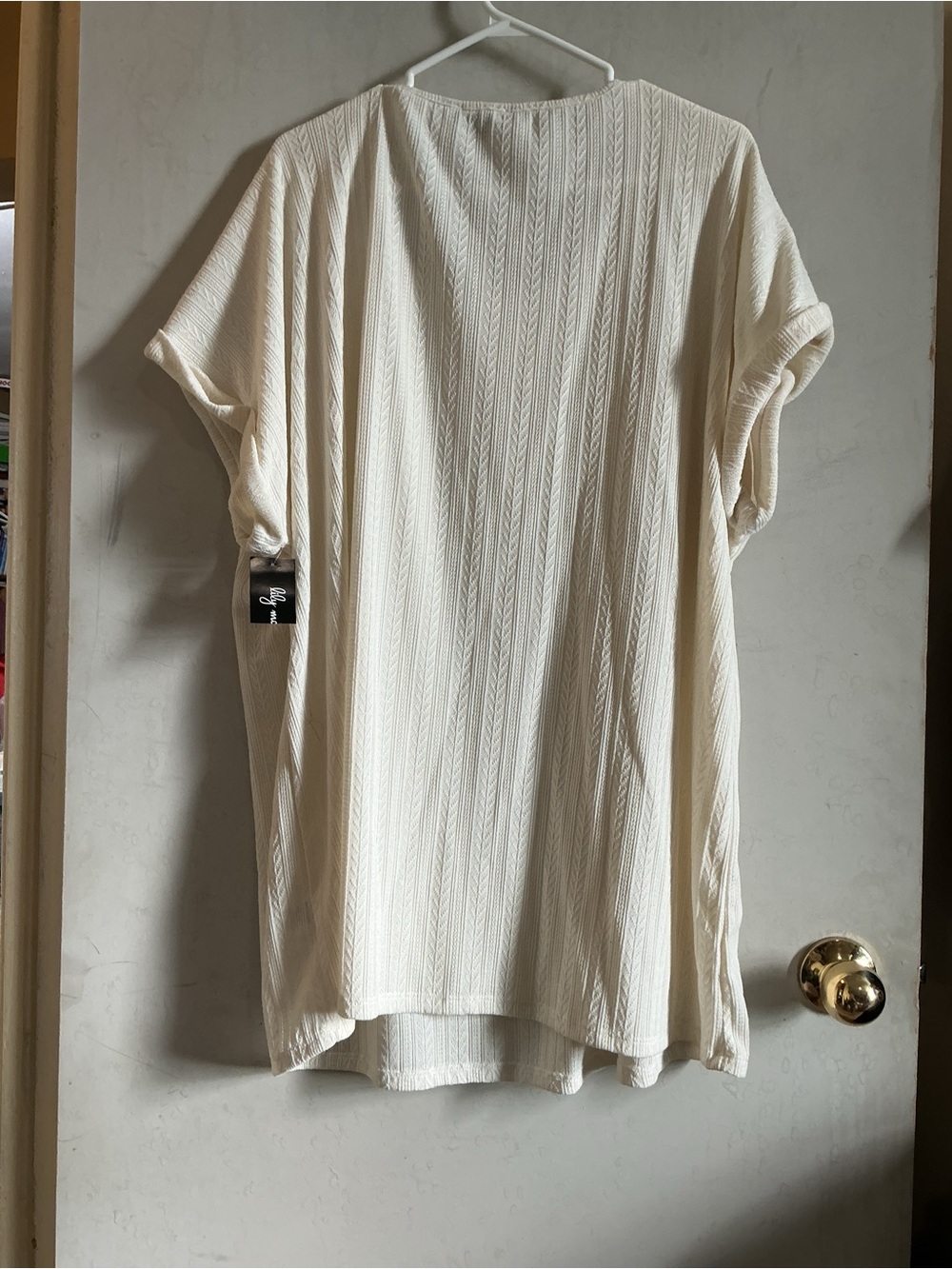Button-Shoulder Ivory Tunic Top - Picture 4 of 6
